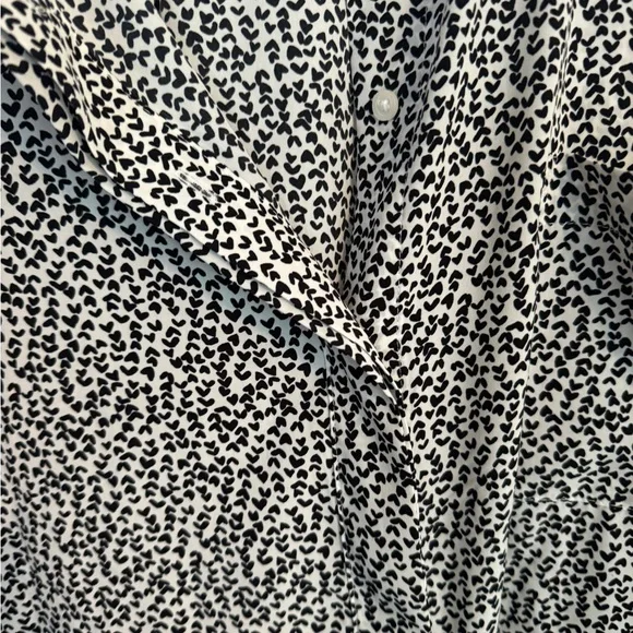 Nine West 4X Black Hearts with White Background Blouse - Picture 3 of 5